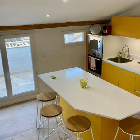 Apartman Beautiful Modern Cocoon In The Heart Of Frejus *
