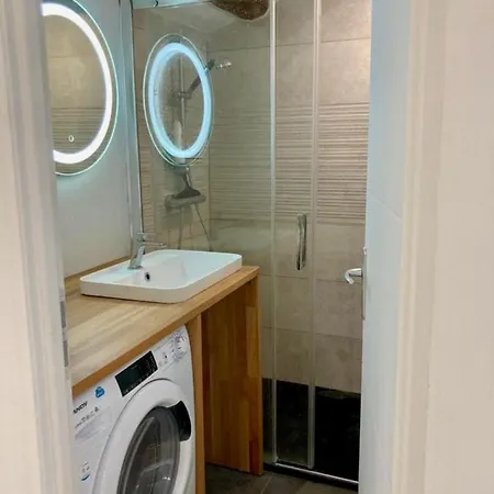 Beautiful Modern Cocoon In The Heart Of Frejus Apartman